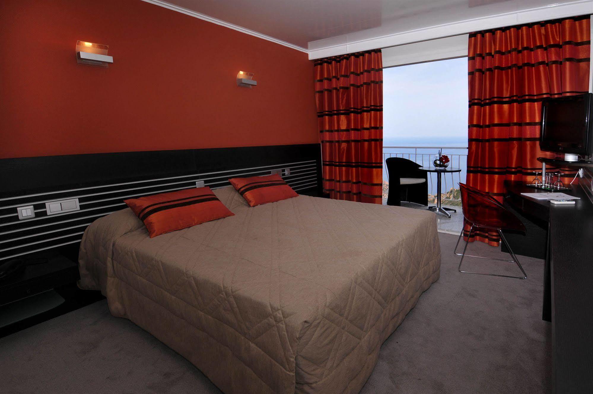 Hotel Capo Rosso Piana (Corsica)